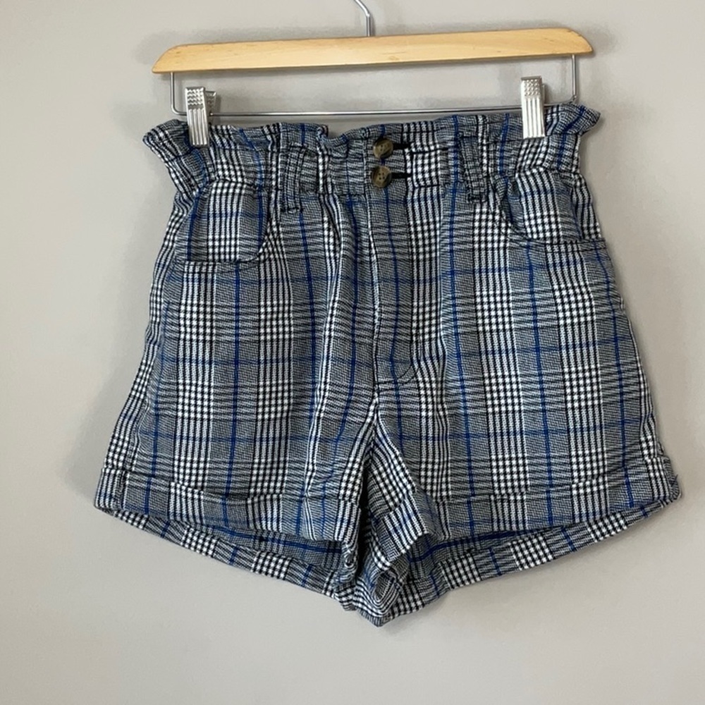 AE plaid scrunch waist shorts
